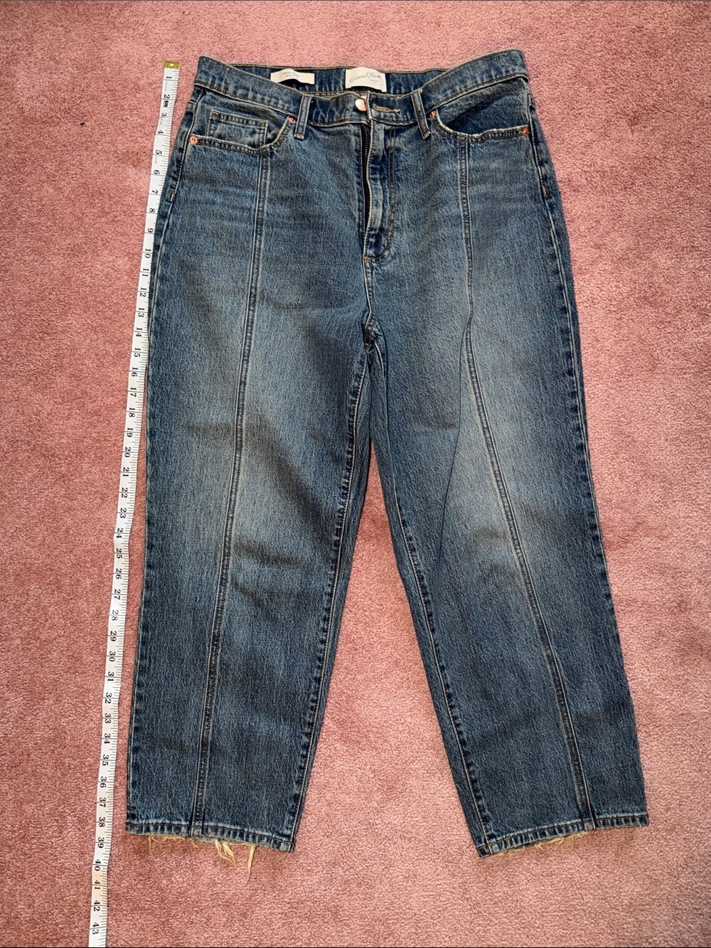 Universal Thread High-Rise Cropped Straight Leg Jeans in Dark Blue Wash